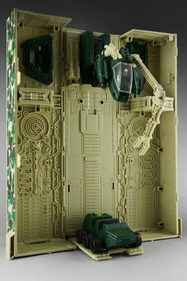 4th Party MP10A Optimus Prime Convoy Bape Green Camo Version - Image 9